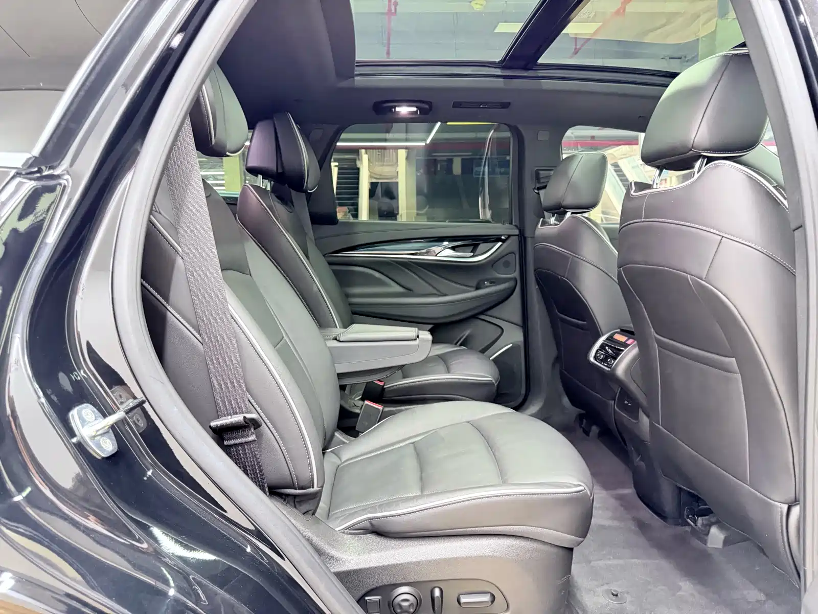 Фото 17 - Buick Enclave