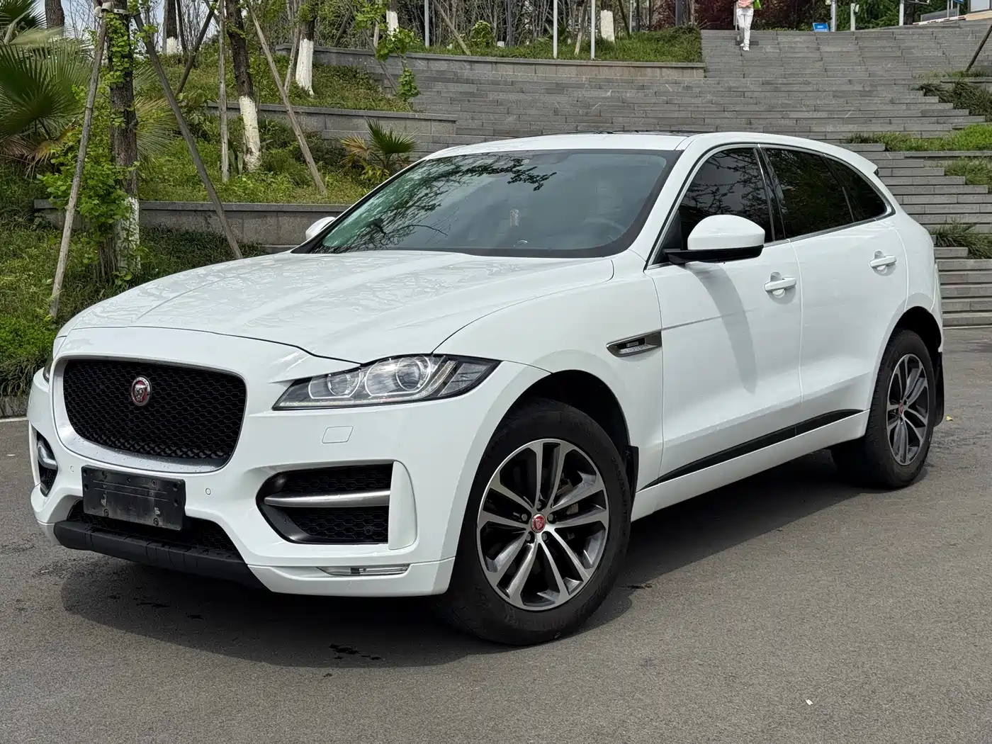 JAGUAR F PACE