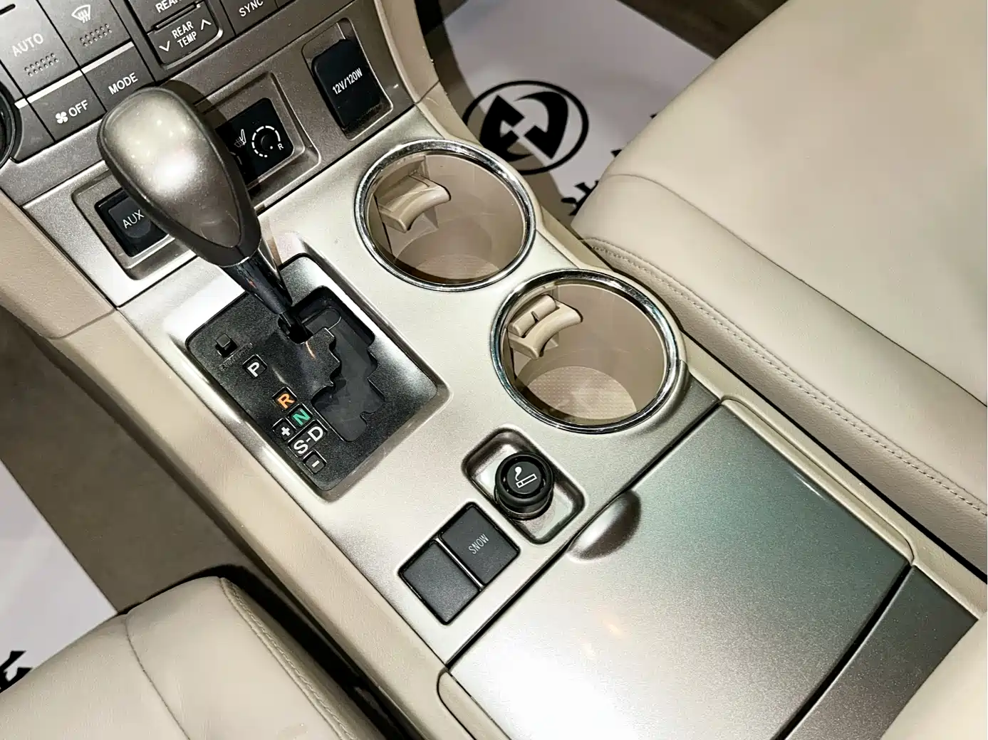 Toyota Highlander 2012 2.7L 2WD 7-Seater Luxury Edition фото 10
