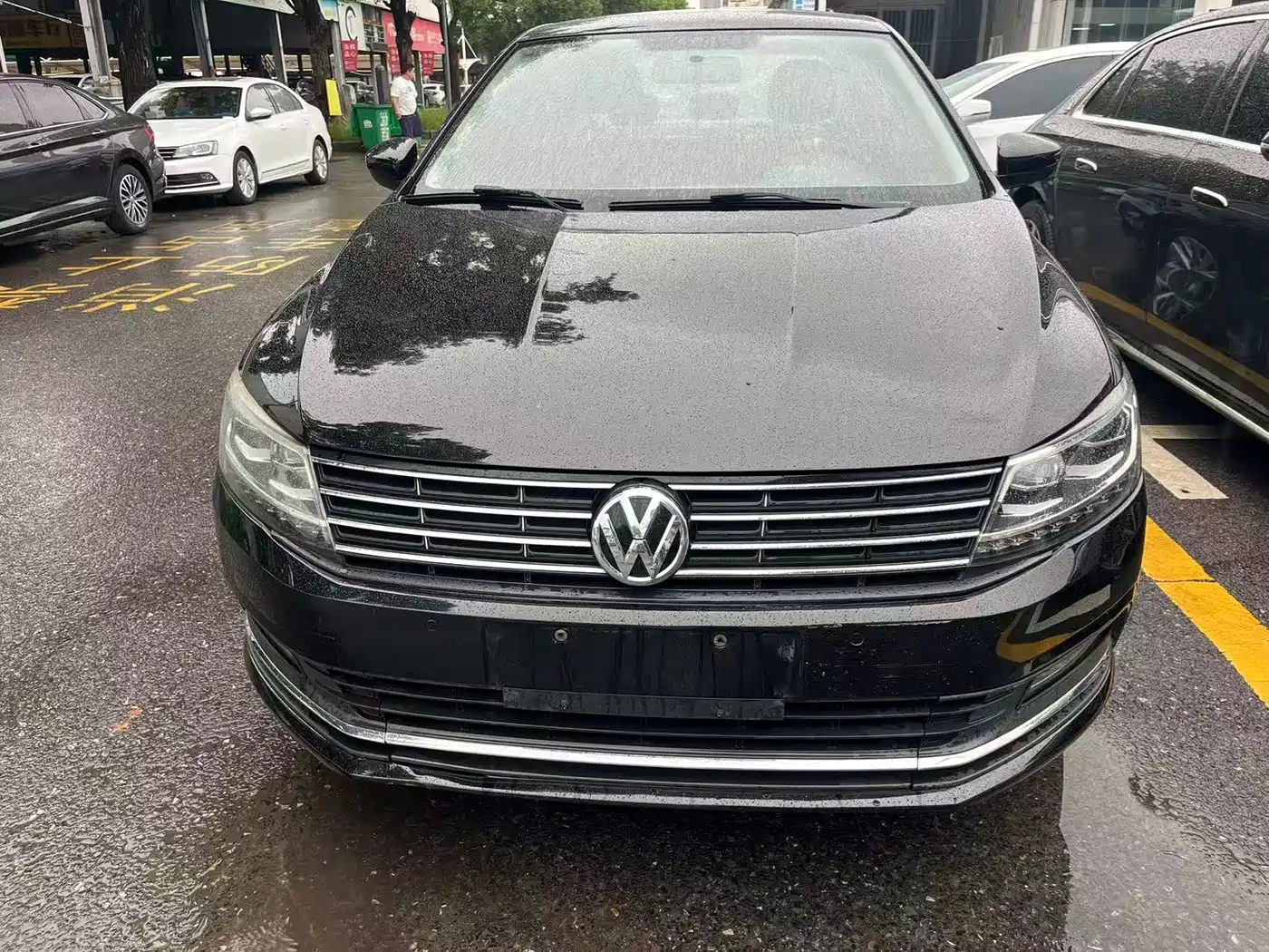 Volkswagen Lavida 2017 1.6L Automatic Comfort Edition фото 2