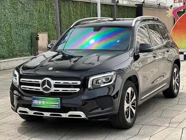 MERCEDES-BENZ GLB