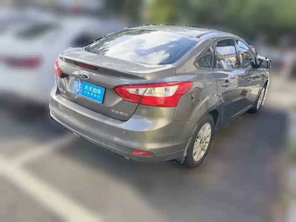 Photo 2 - Ford Focus