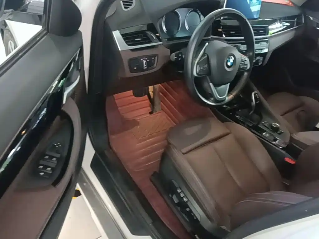 Photo 16 - BMW X2
