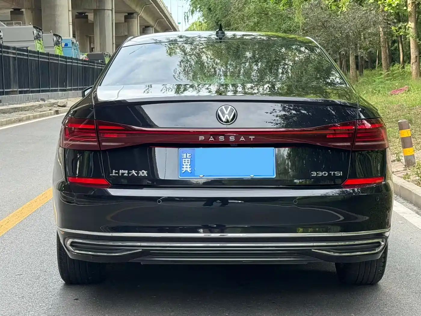 Volkswagen Passat 2022 330TSI Starlight Elite Edition фото 9