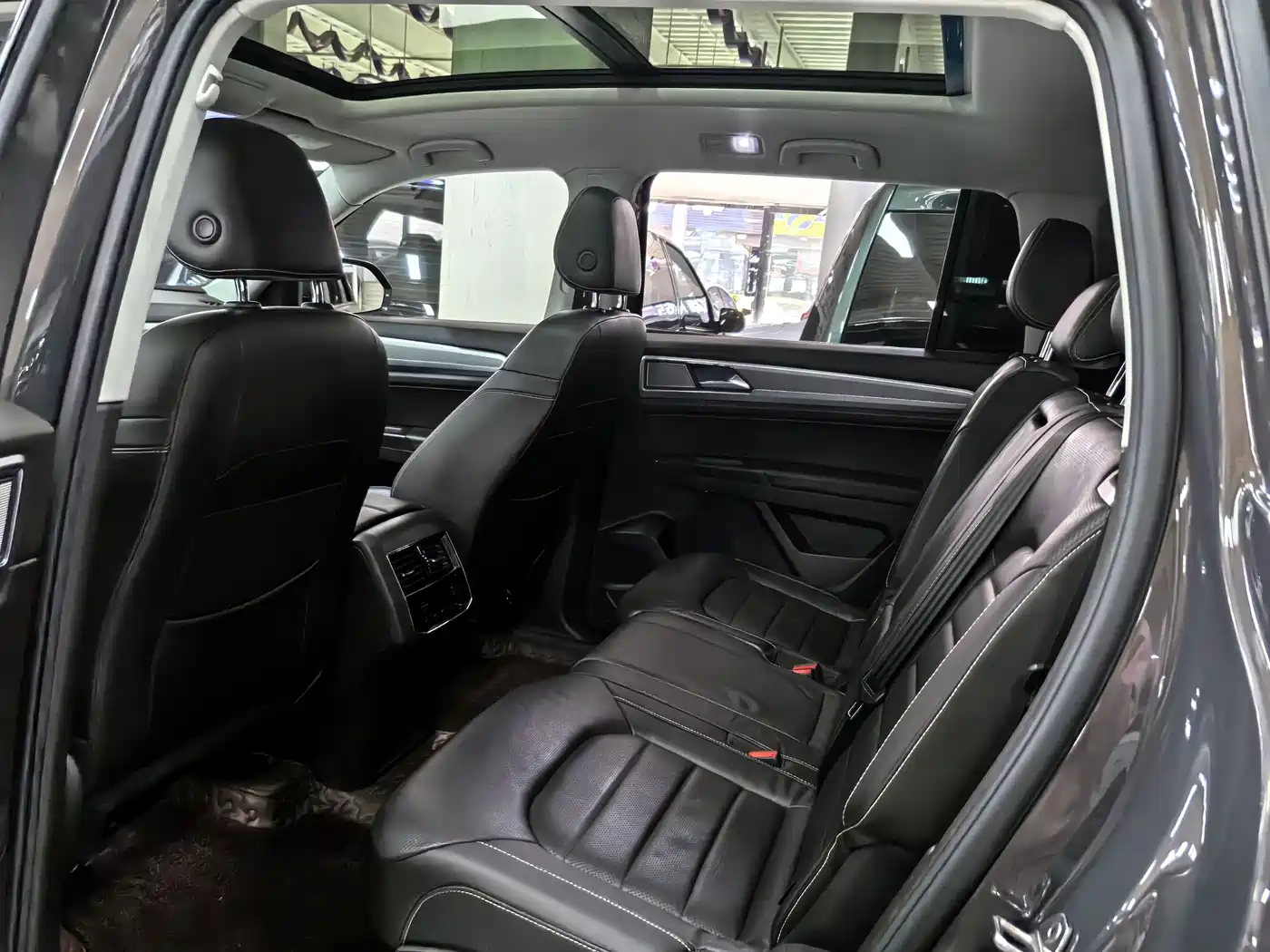 Volkswagen Teramont 2019 380TSI 4WD Luxury Edition China VI фото 9