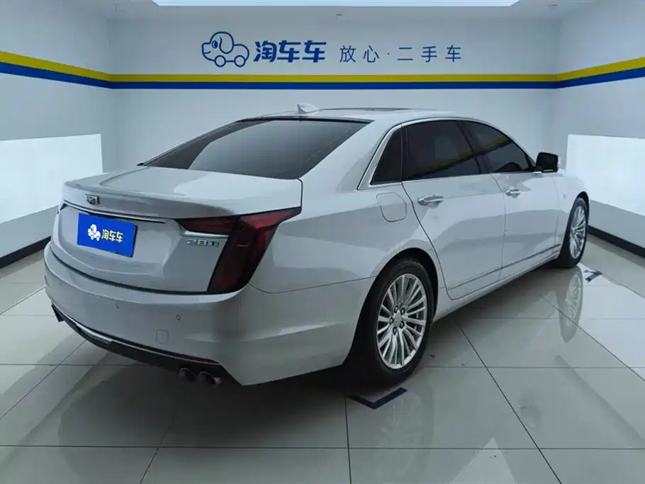 CADILLAC CT6