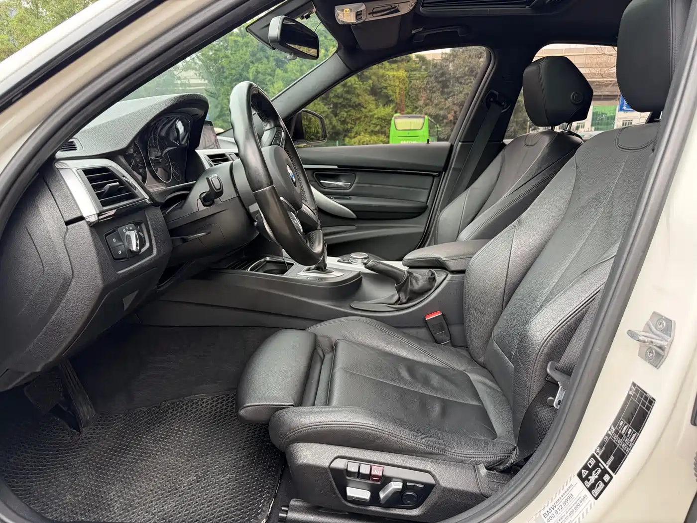 BMW 3 Series 2016 328i xDrive M Sport фото 6
