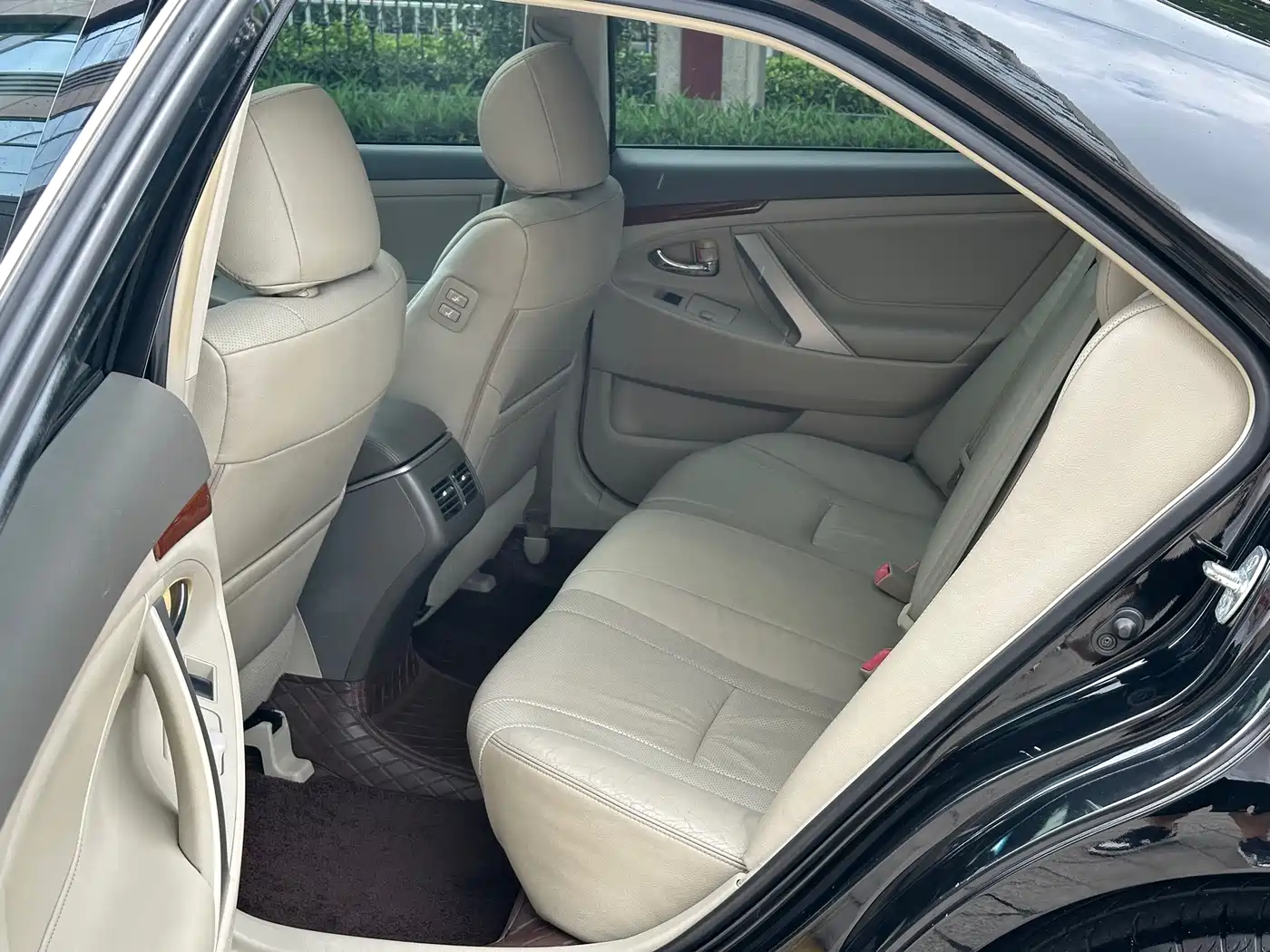 Toyota Camry 2012 200G Classic Luxury Edition фото 7
