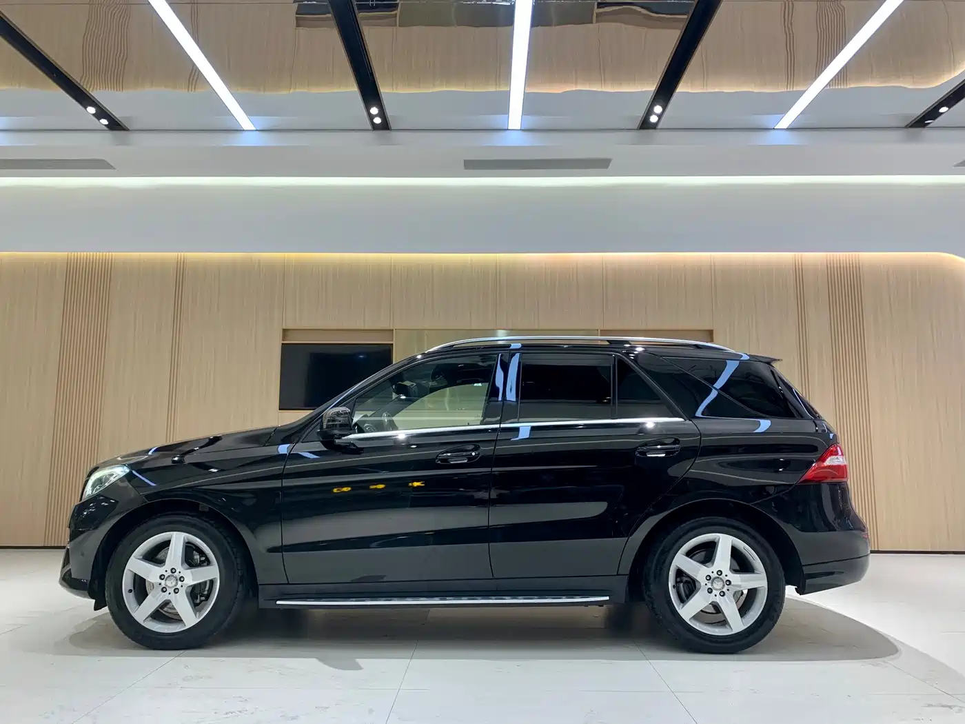 Mercedes-Benz M-Class 2015 ML 400 4MATIC Luxury фото 3