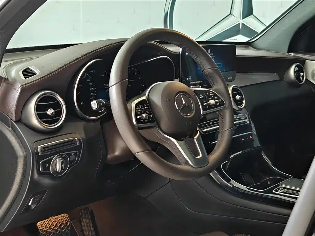Mercedes-Benz GLC 2022 Model GLC 260 L 4MATIC Dynamic Edition фото 6