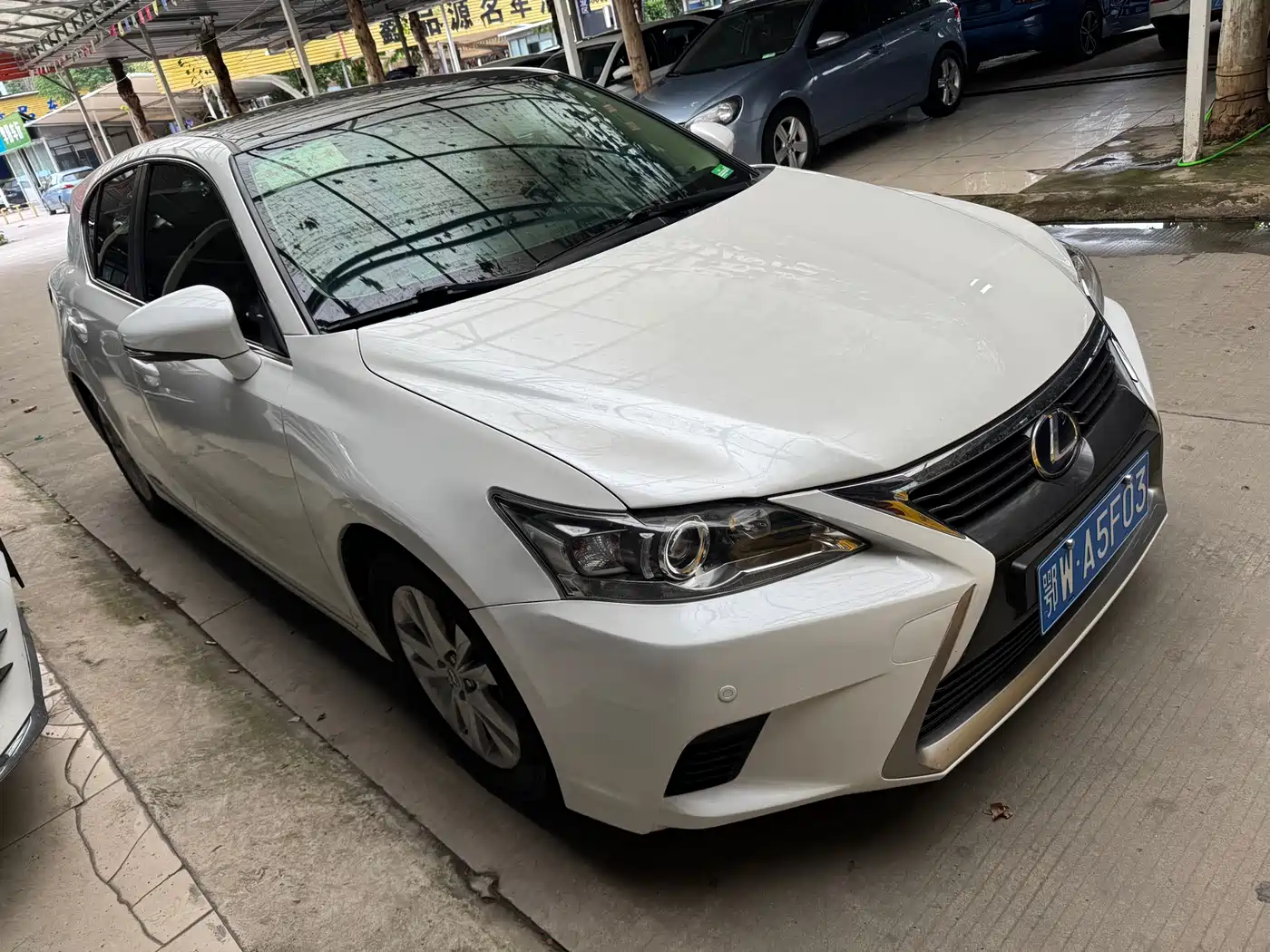 Lexus CT 2014 CT200h Elite Edition Dual Tone фото 2