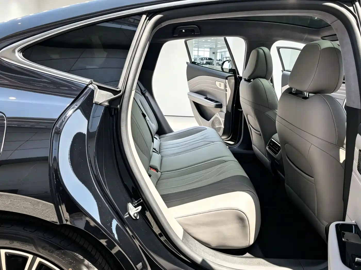 Geely Galaxy Galaxy Xingyao 8 2025 130km EM-P Starship Edition фото 11
