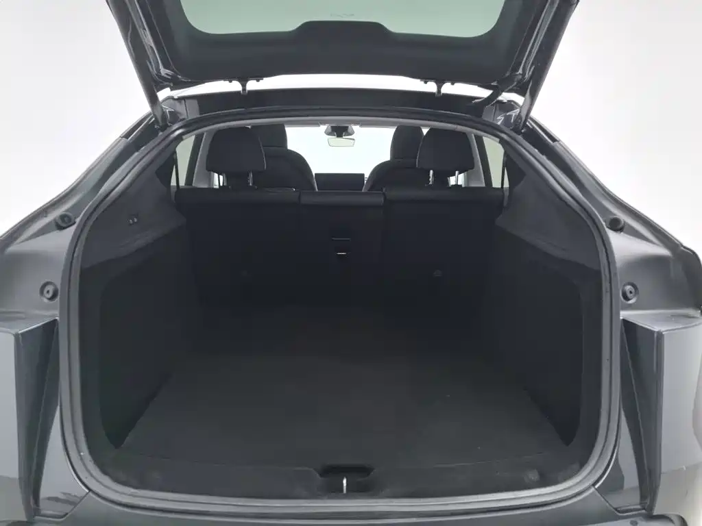 Photo 16 - Tesla Model Y