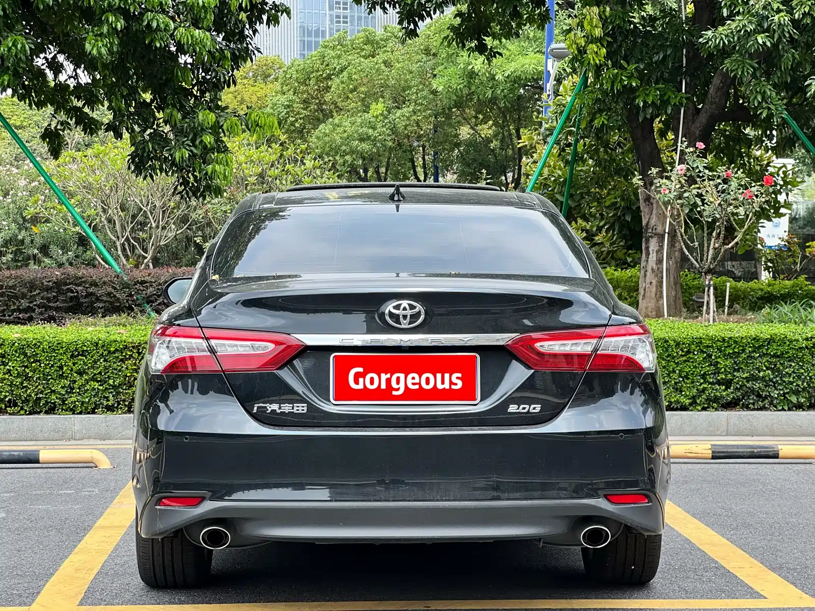 Фото 23 - Toyota Camry