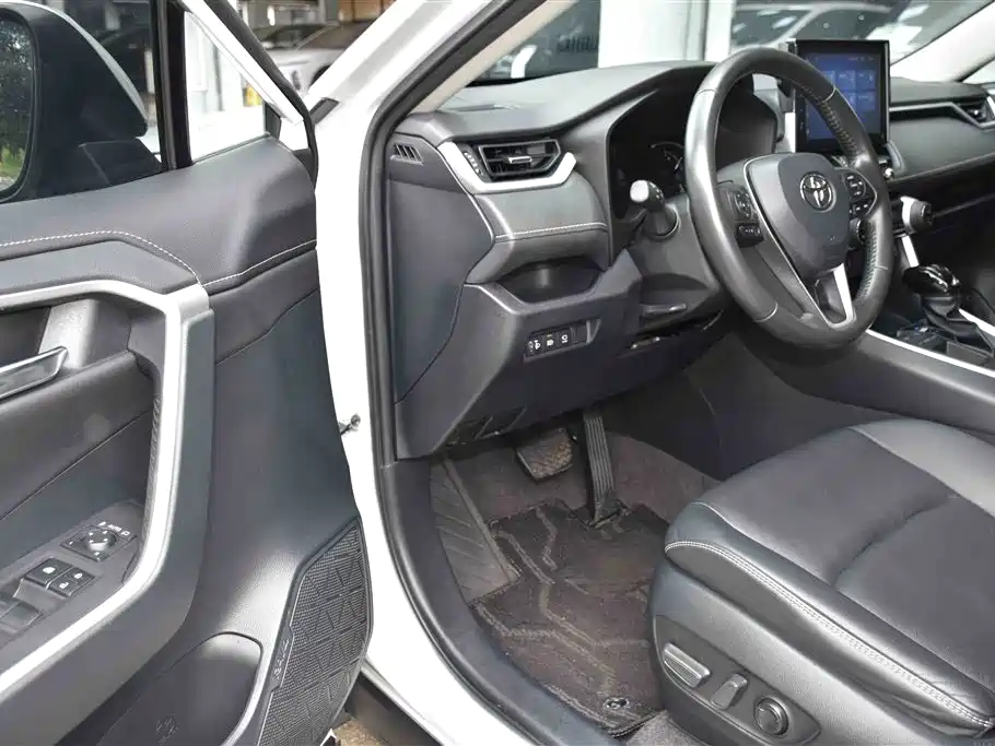 Toyota RAV4 Rongfang 2022 2.0L CVT 2WD Trend Plus Edition фото 6