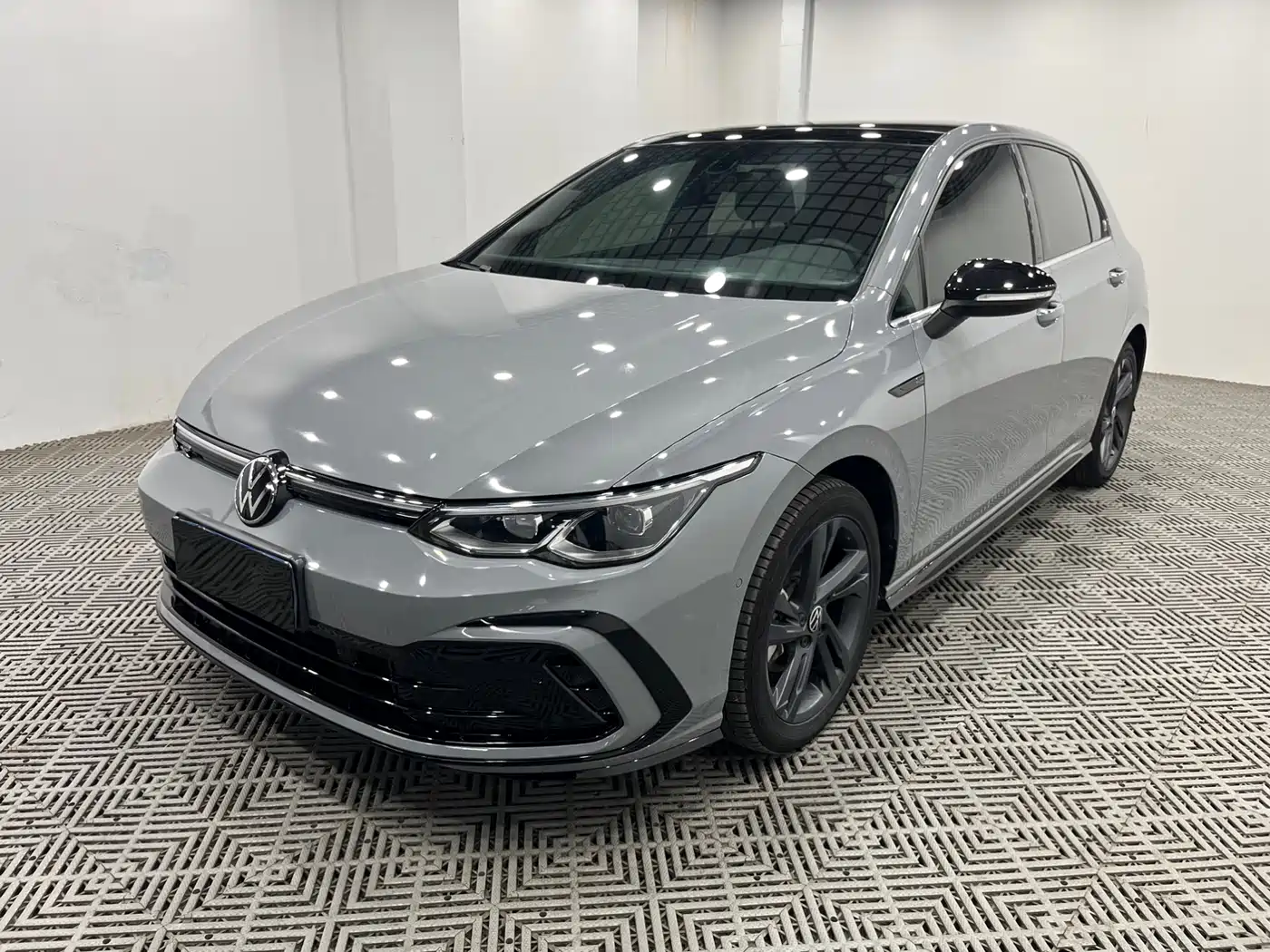 Volkswagen Golf 2023 280TSI DSG R-Line Lite фото 3