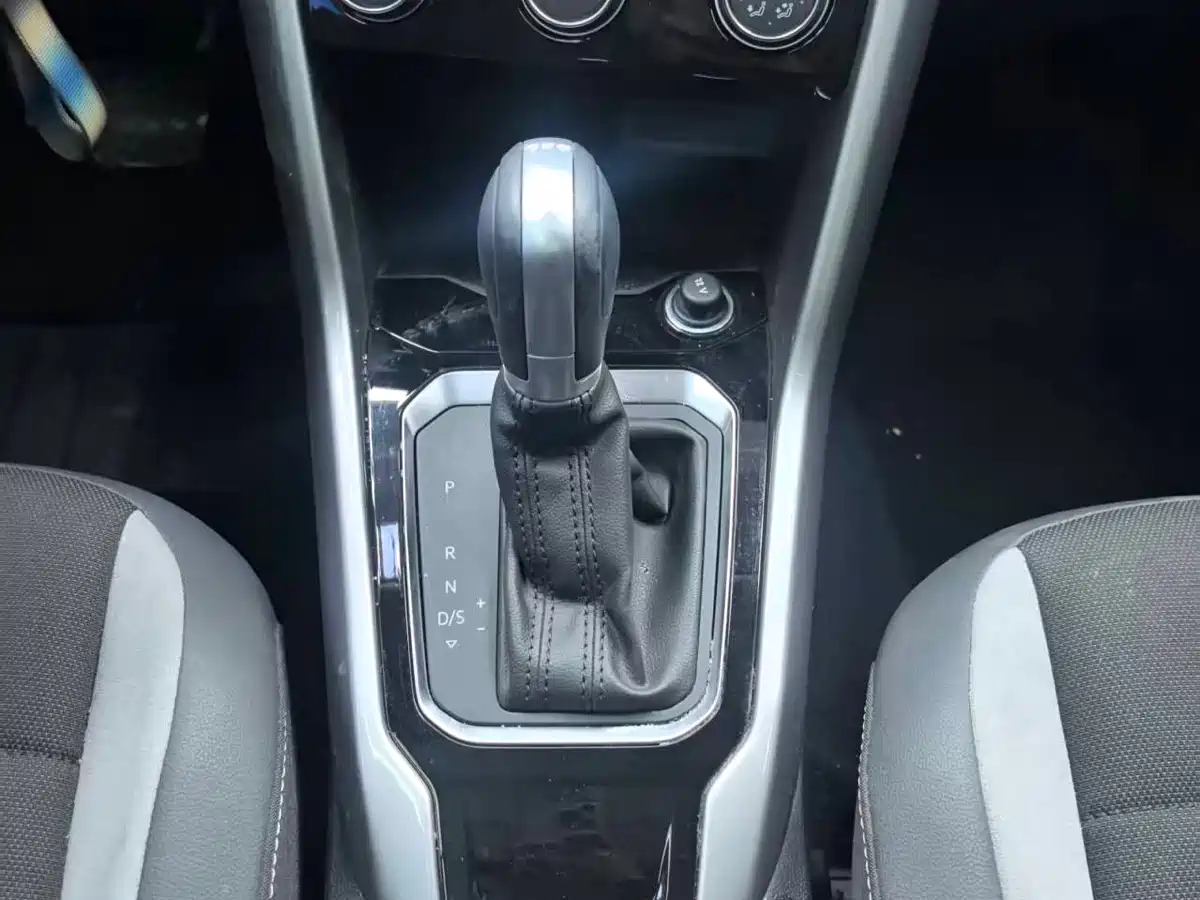 VOLKSWAGEN T ROC EXPLORING SONGS