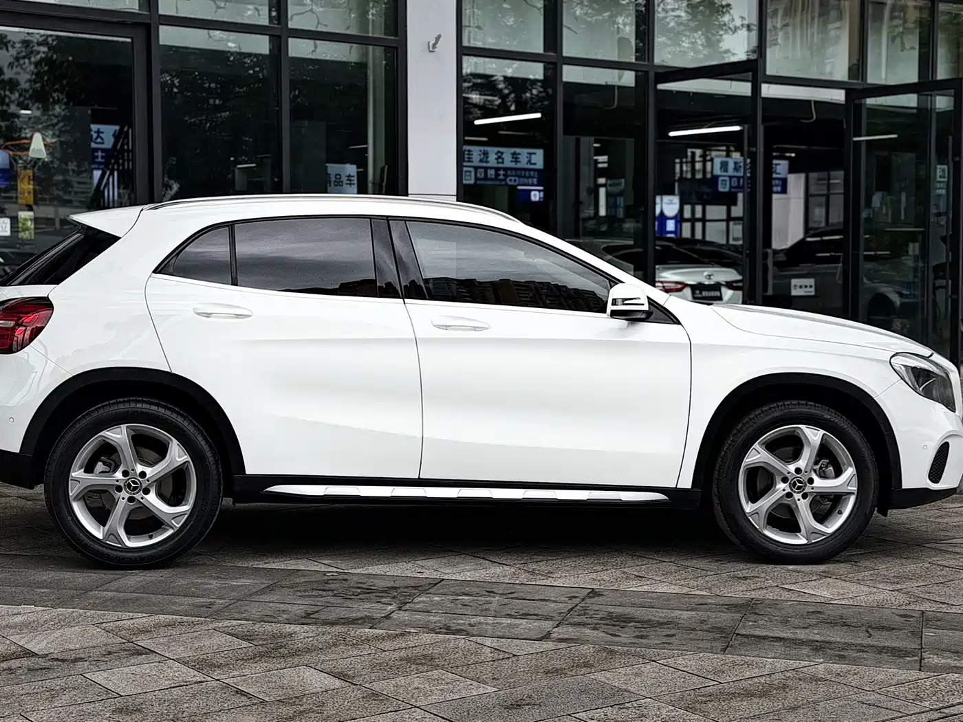Mercedes-Benz GLA 2017 GLA 200 Dynamic фото 4