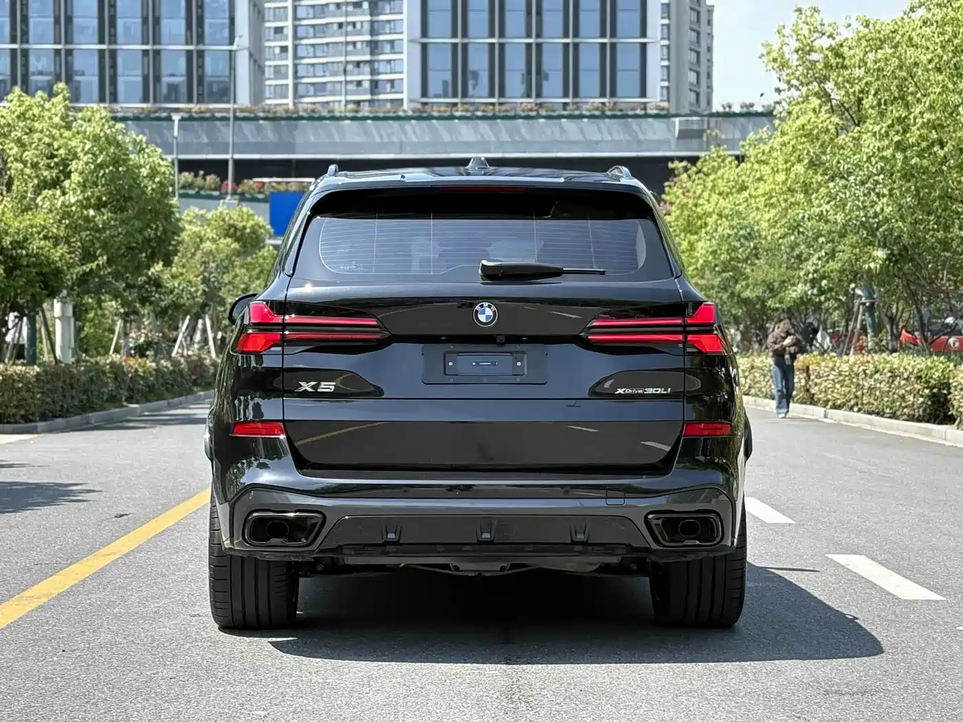 BMW X5 2023 xDrive 30Li Premium M Sport Black Night Package фото 21