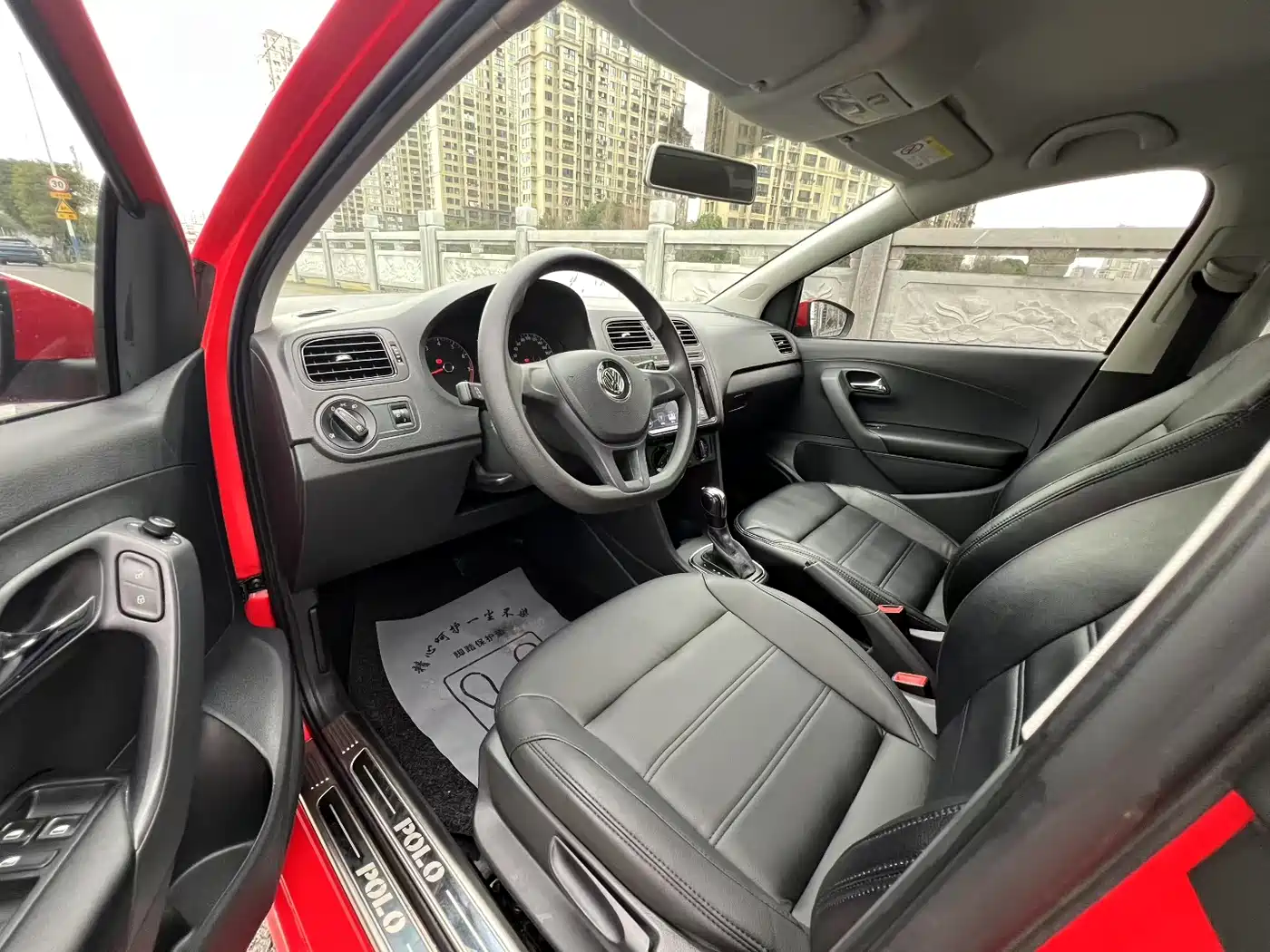Volkswagen Polo 2016 1.4L Automatic Trend фото 3