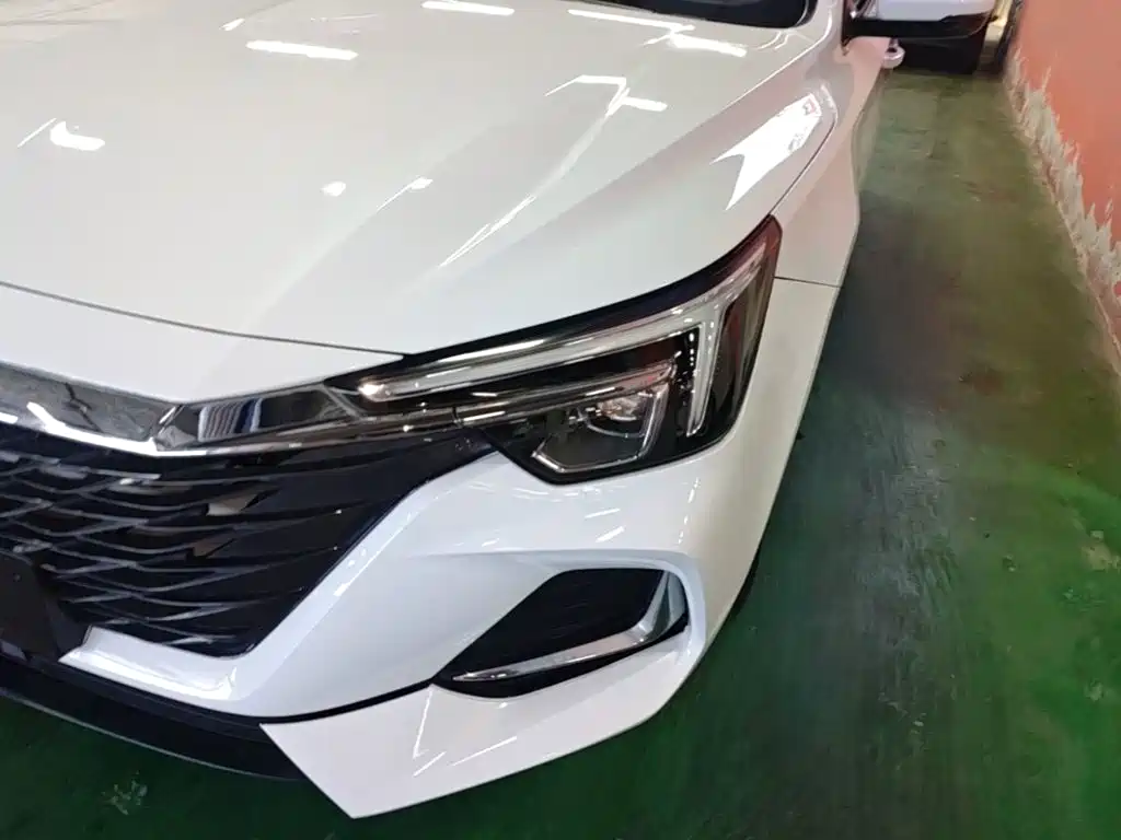Фото 24 - Roewe i6 MAX EV