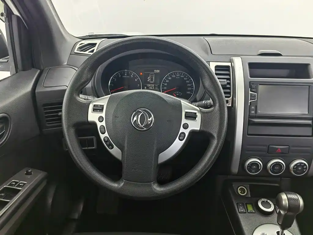 Dongfeng Fengdu MX6 2015 2015 2.0L CVT 4WD Dream Edition