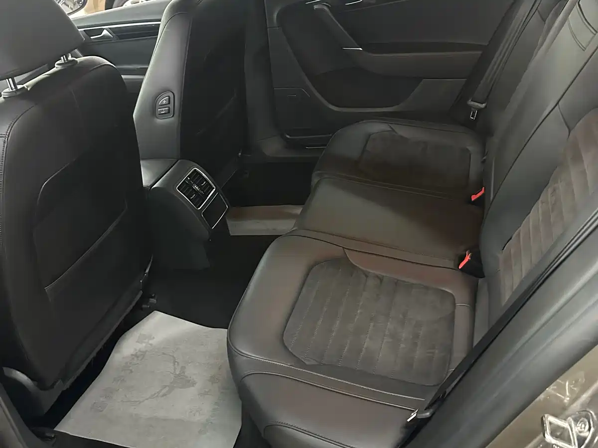 Volkswagen FAW-Volkswagen CC 2015 1.8TSI Luxury фото 4