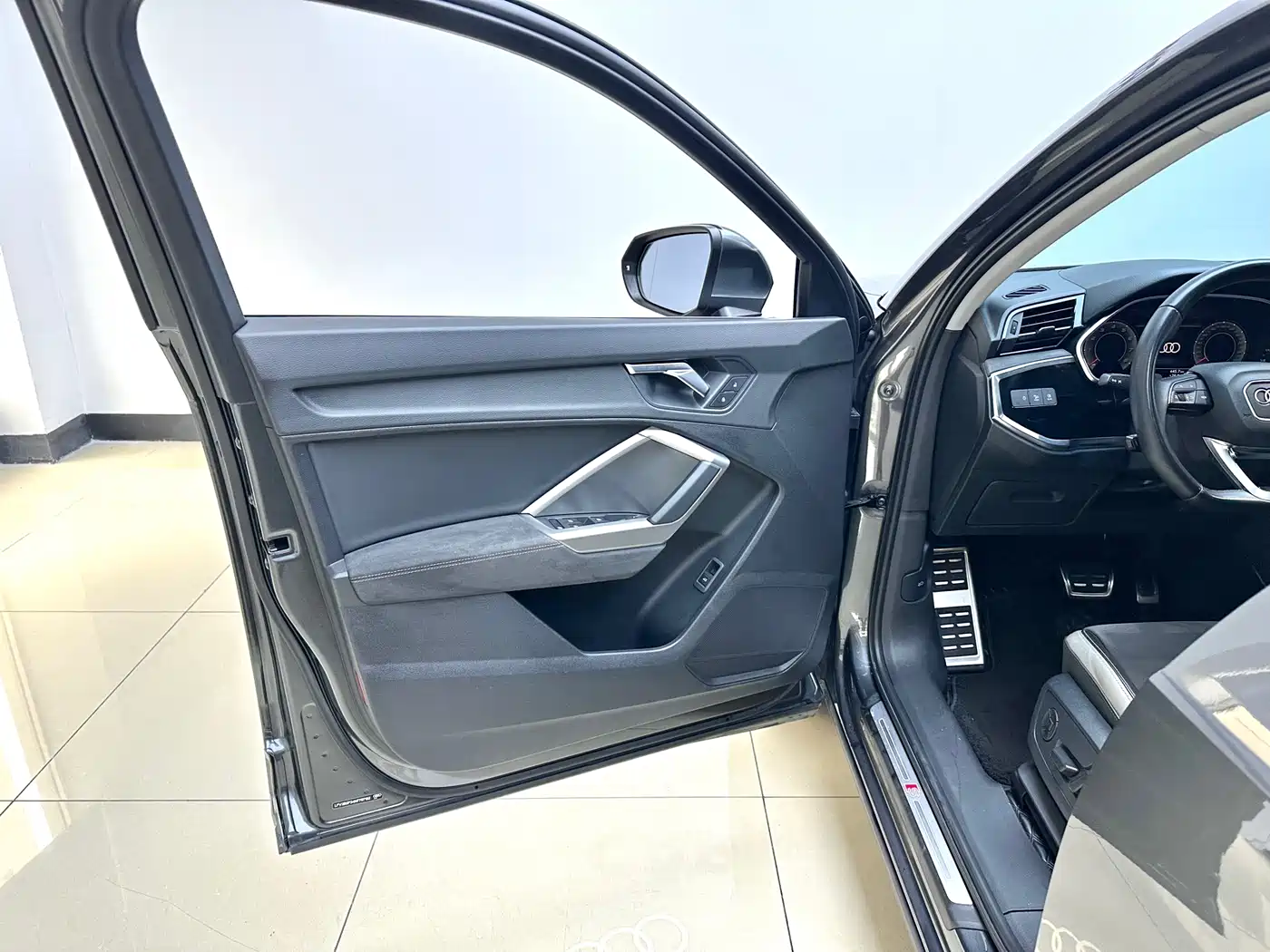 Audi Q3 2023 35 TFSI Fashion Dynamic (1.4T) фото 18