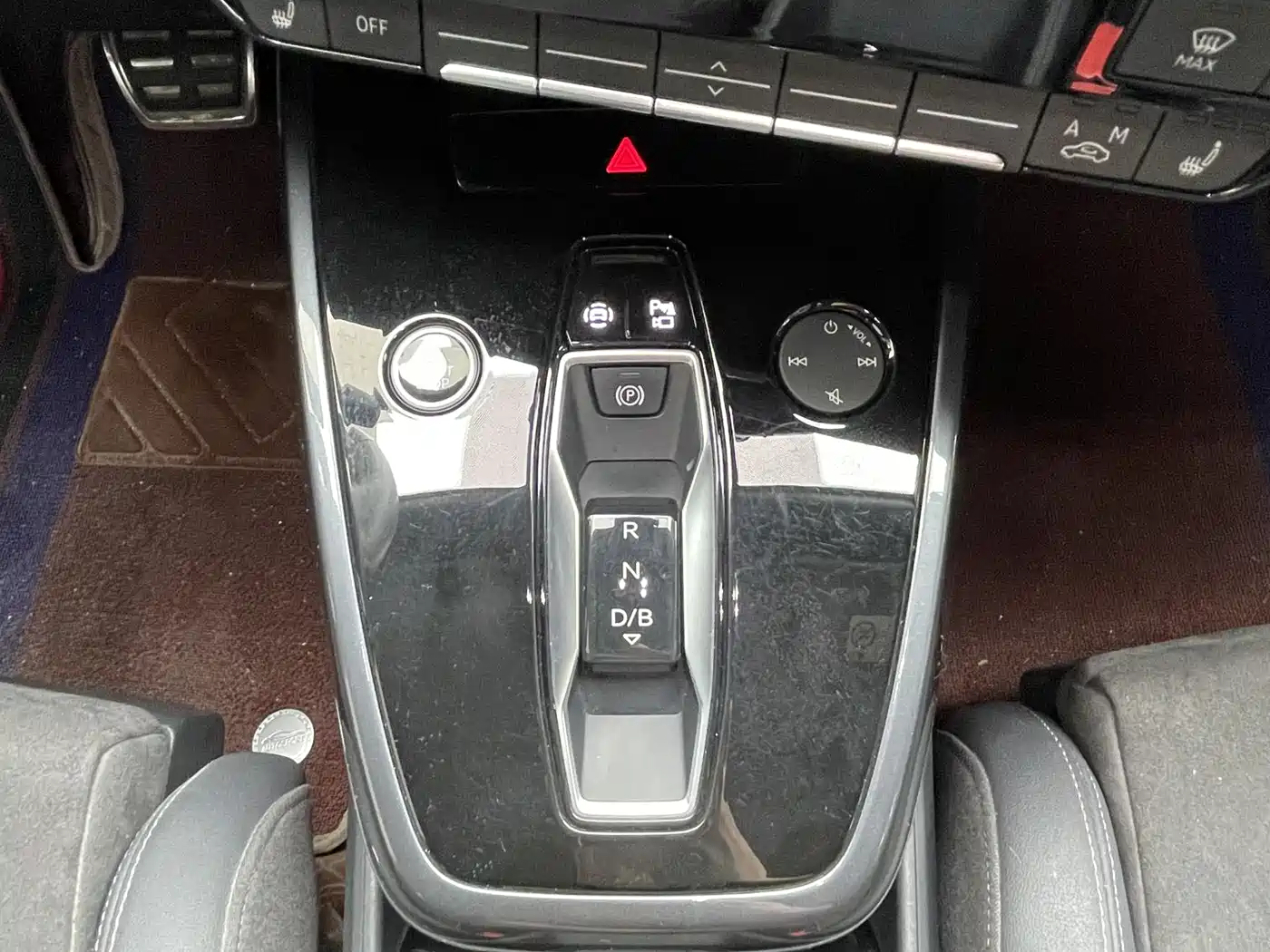 Audi Q4 e-tron 2022 40 e-tron First Edition фото 13