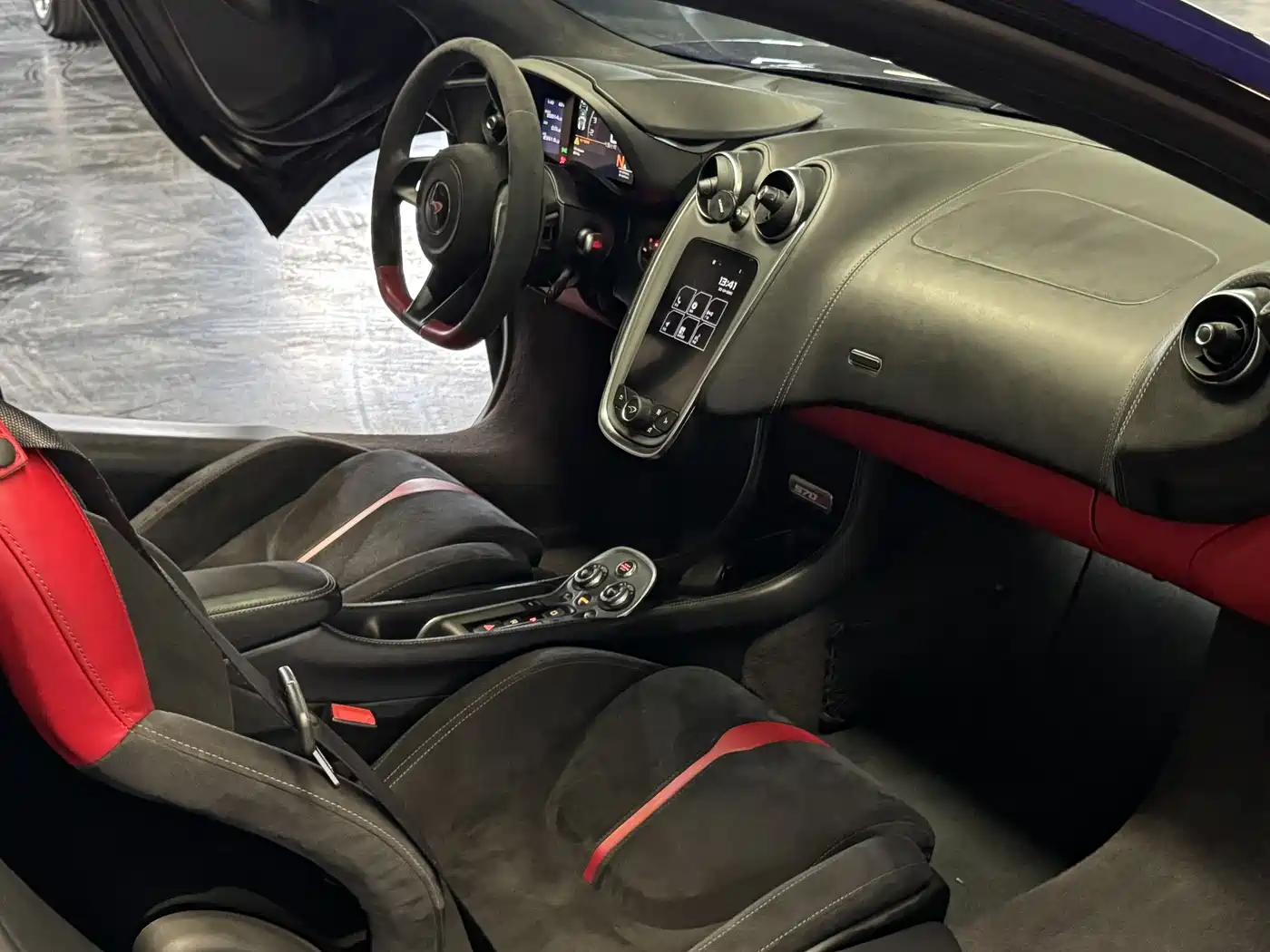 McLaren 570 2015 570S 3.8T Coupe фото 10