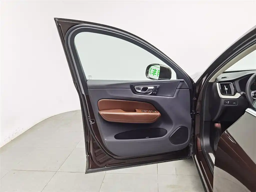 Volvo XC60 2020 T5 AWD Inscription Luxury Edition фото 8