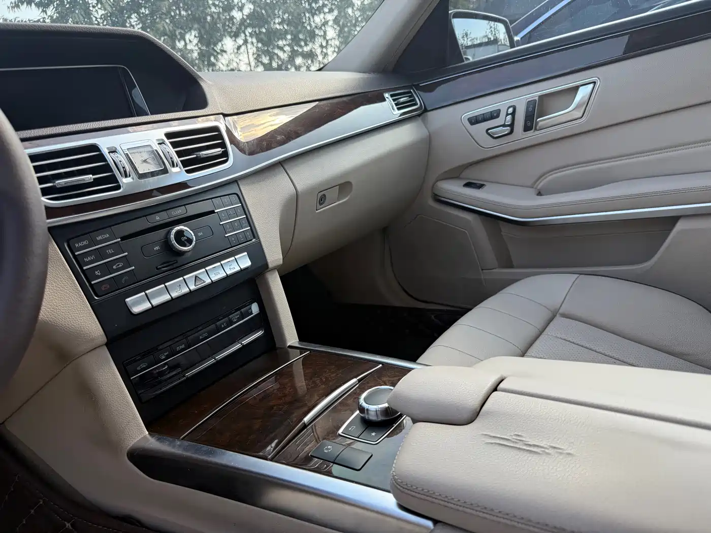 Mercedes-Benz E-Class 2015 Facelift E 200 L фото 6