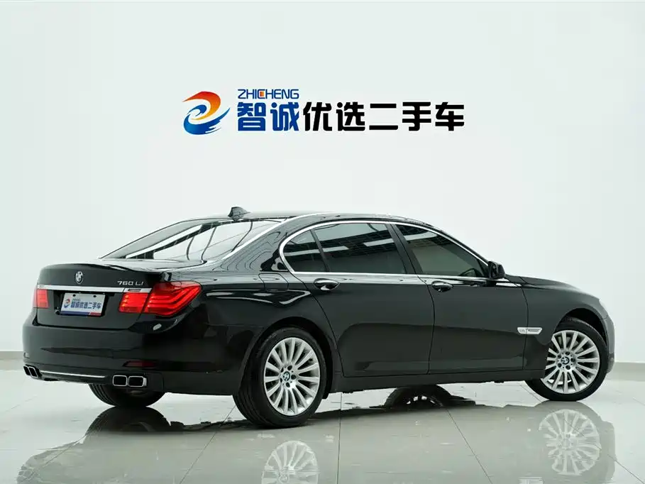 BMW 7 Series 2010 760Li фото 4