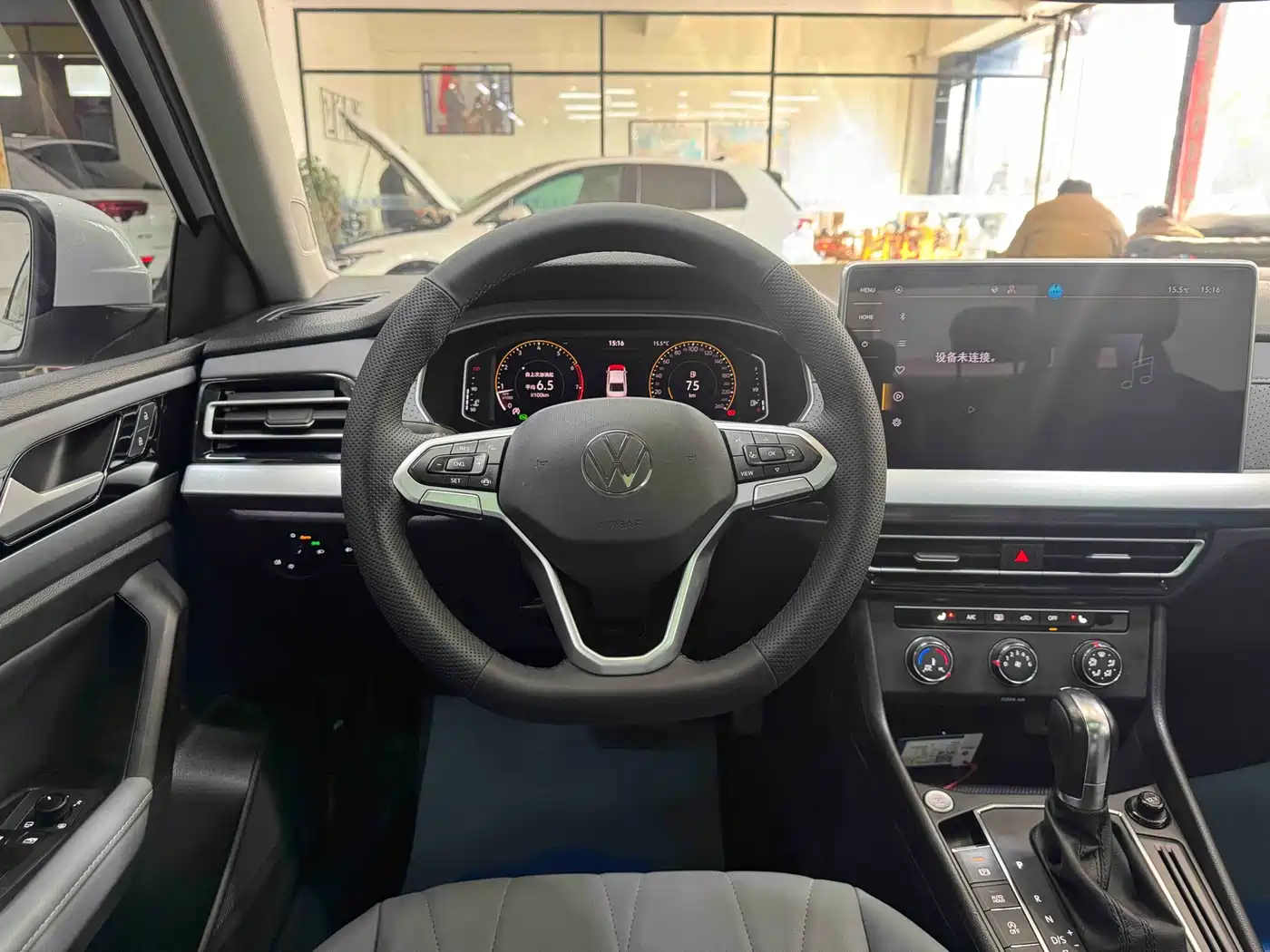 Volkswagen Lavida 2023 1.5L Auto Five Million Edition фото 16