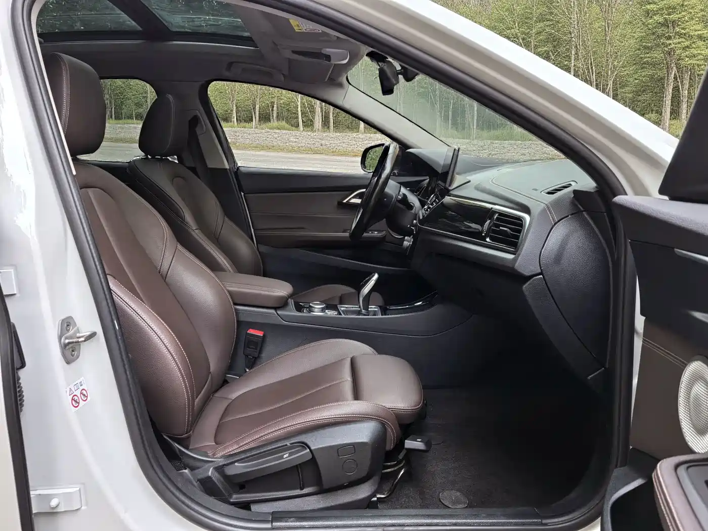 BMW 1 Series 2023 125i M Sport Shadow Edition фото 10