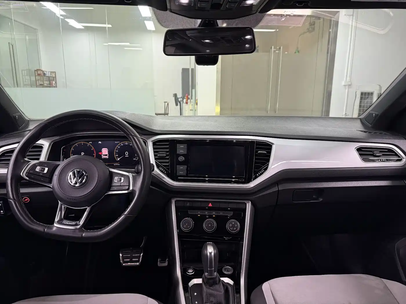 Volkswagen T-ROC 2020 280TSI DSG 2WD R-Line Pro фото 15