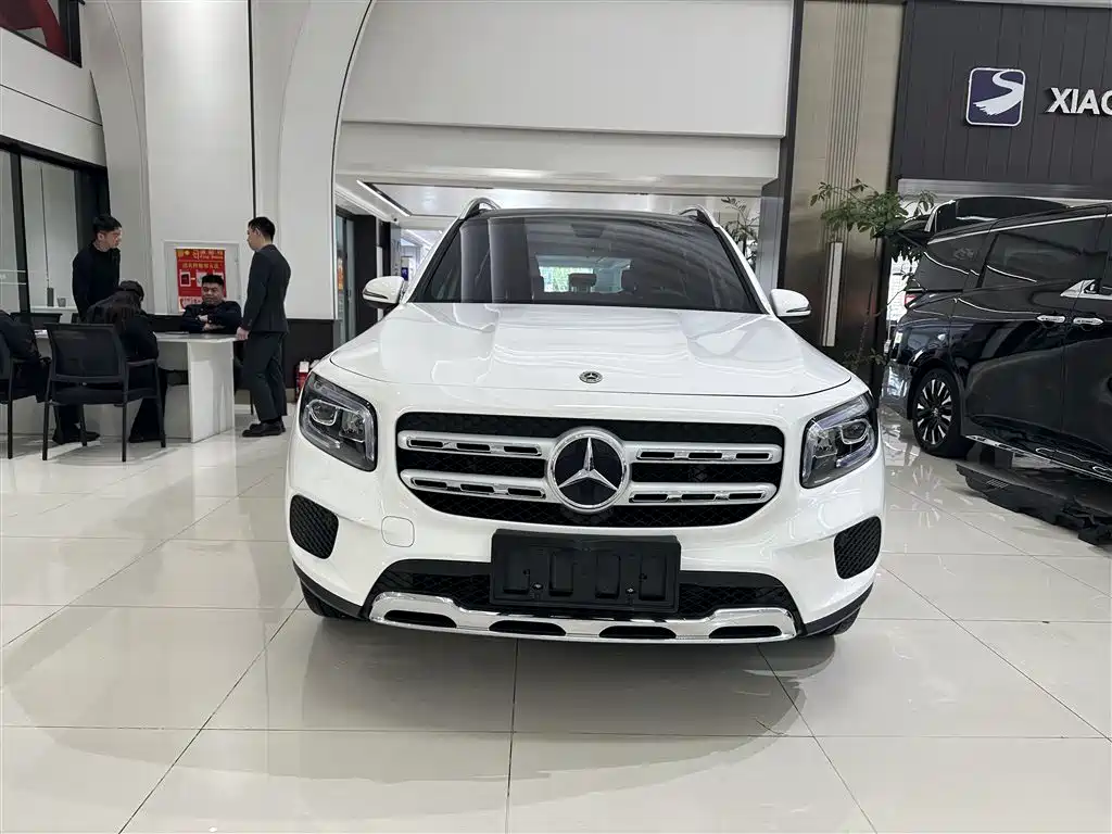 MERCEDES-BENZ GLB
