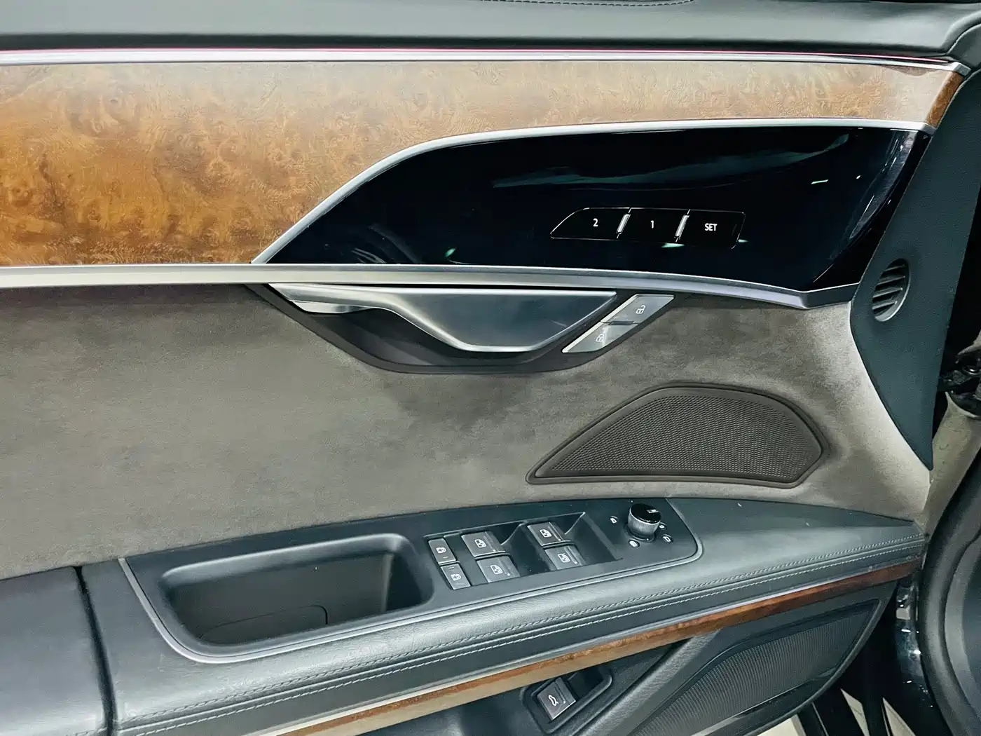 Audi A8 2021 A8L 55 TFSI quattro Luxury фото 9