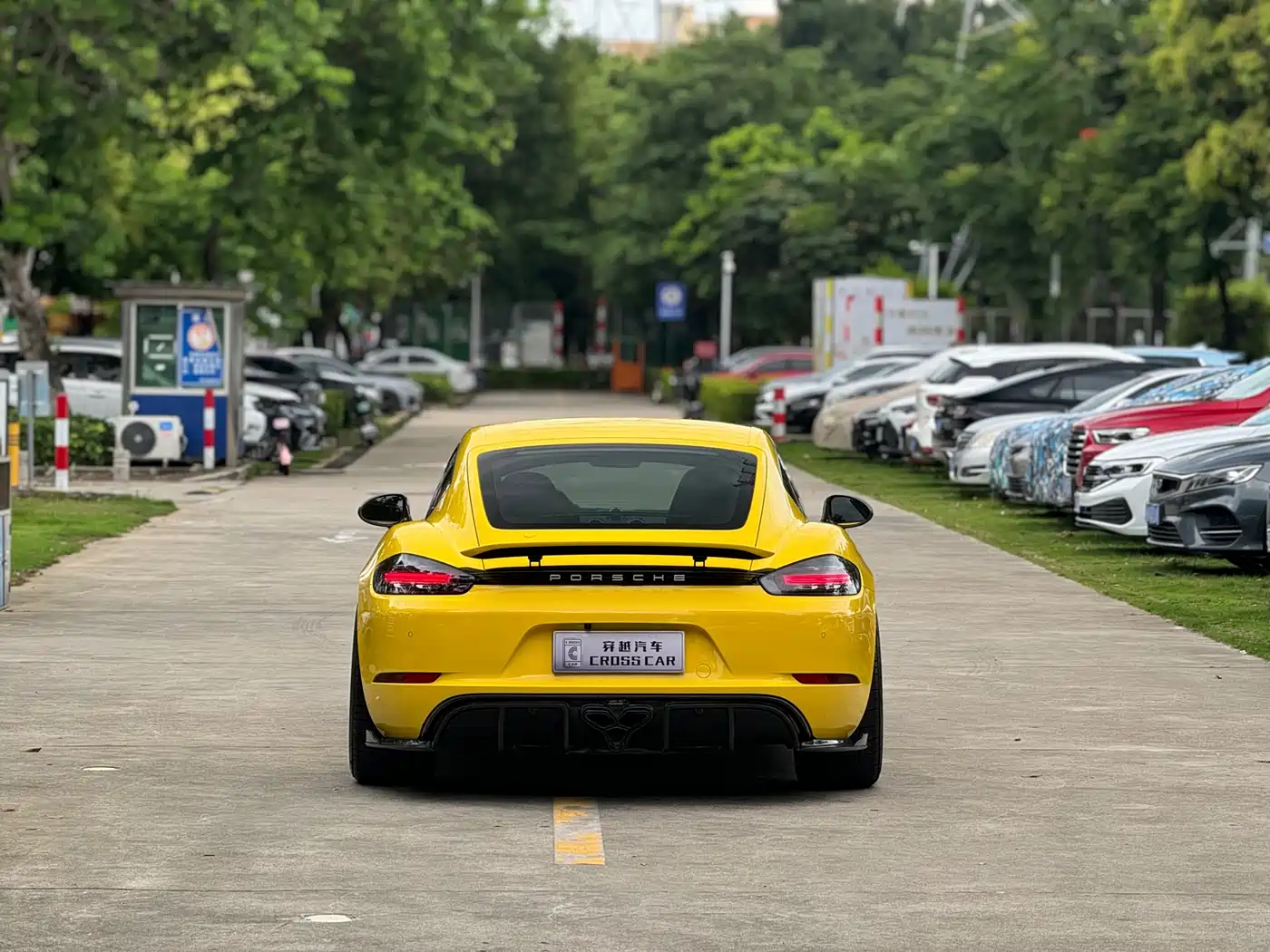 PORSCHE 718