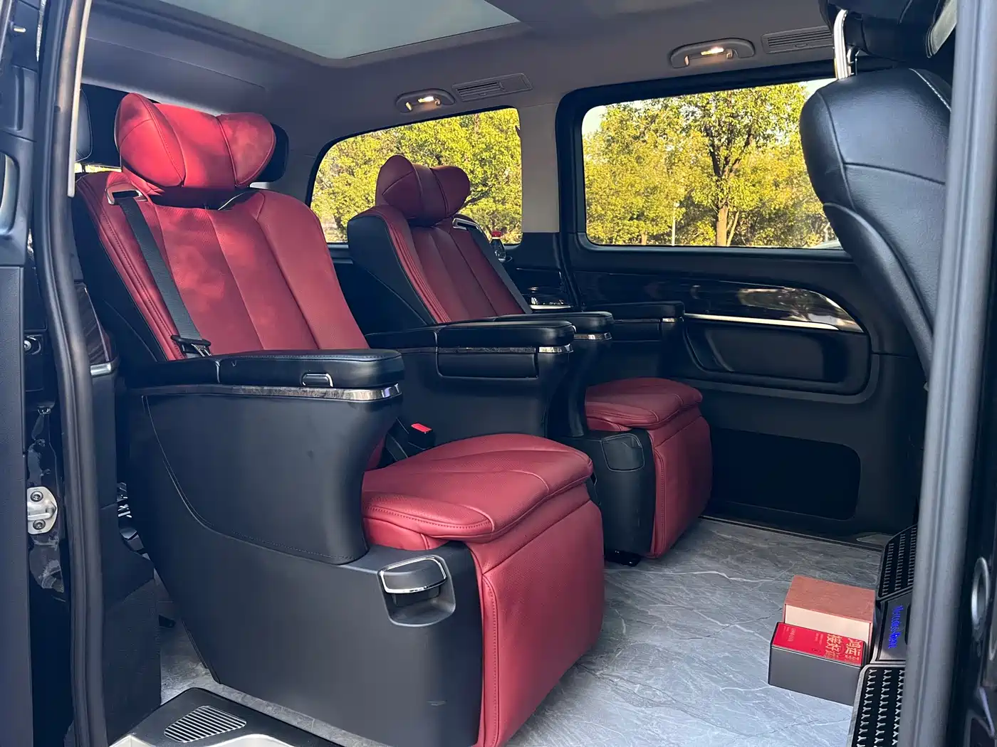 Mercedes-Benz V-Class 2018 V 260 Navigator Edition China VI фото 20