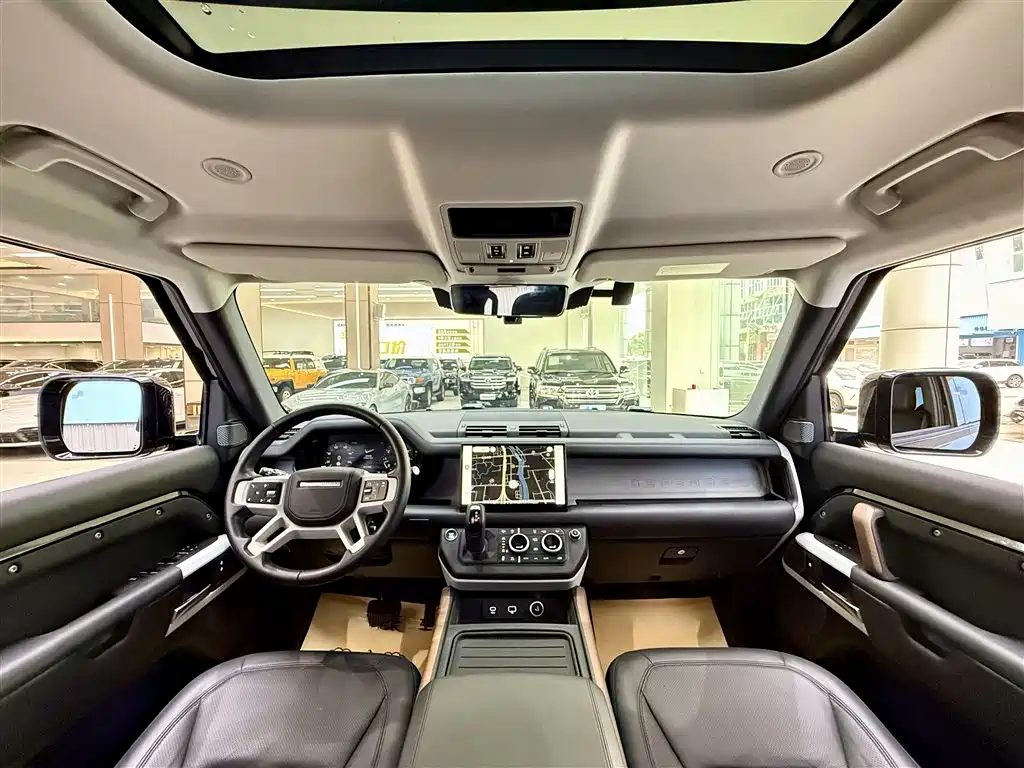 Land Rover Defender 2023 Facelift 110 3.0T P400 Dark Special Edition фото 13