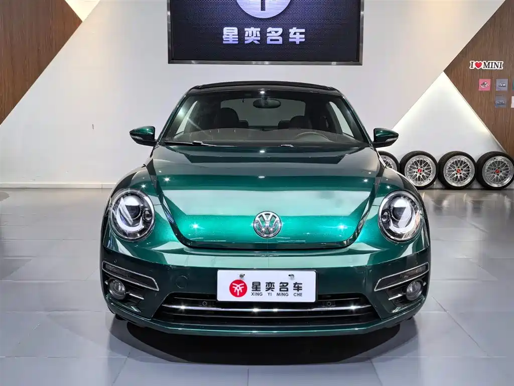 Volkswagen Beetle 2017 180TSI Emerald Classic Edition фото 2