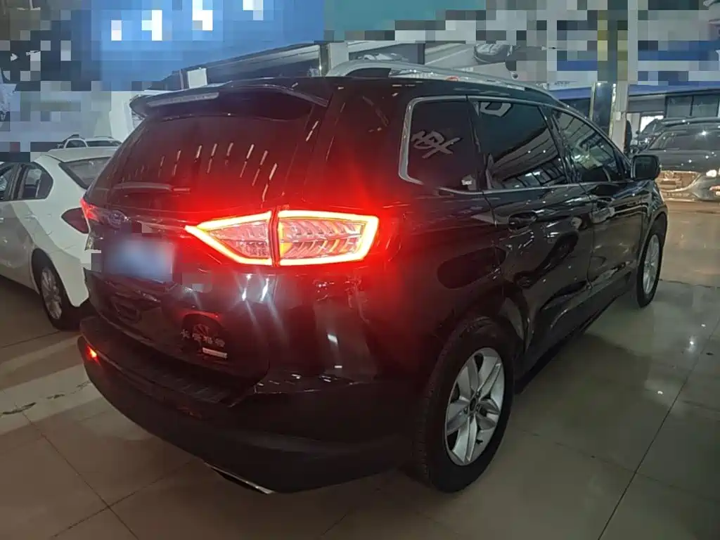 Фото 7 - Ford Edge