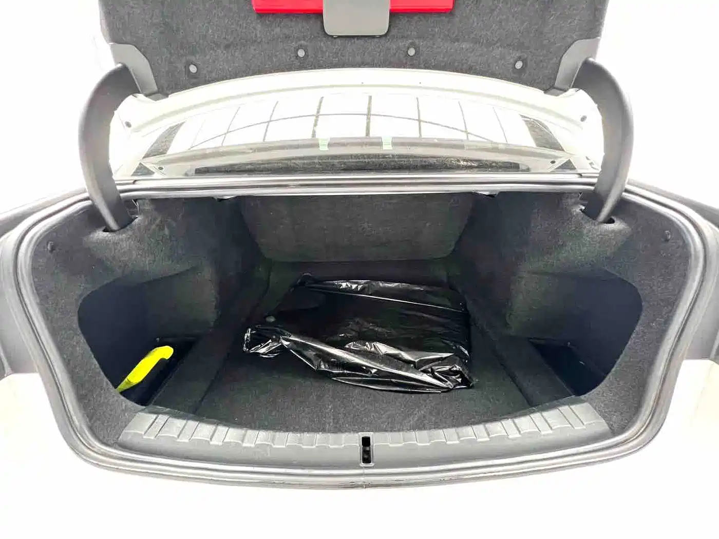 BMW 3 Series 2023 320Li M Sport Package фото 18