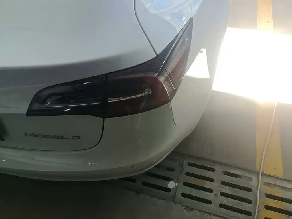 Фото 8 - Tesla Model 3