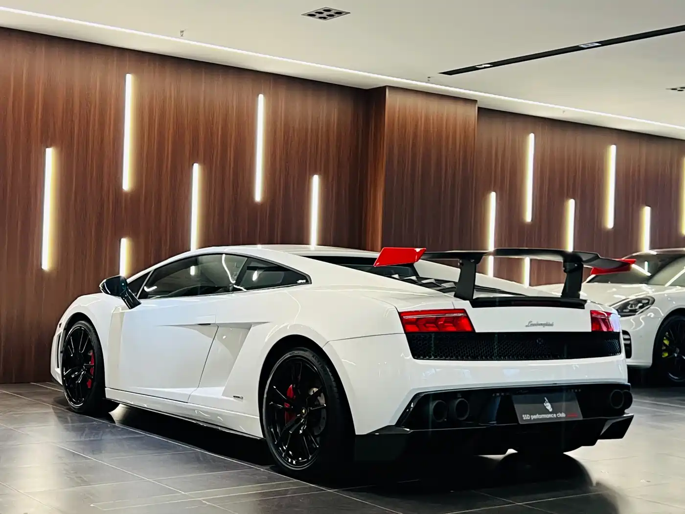 Lamborghini Gallardo 2012 LP 570-4 Super Trofeo Stradale фото 7