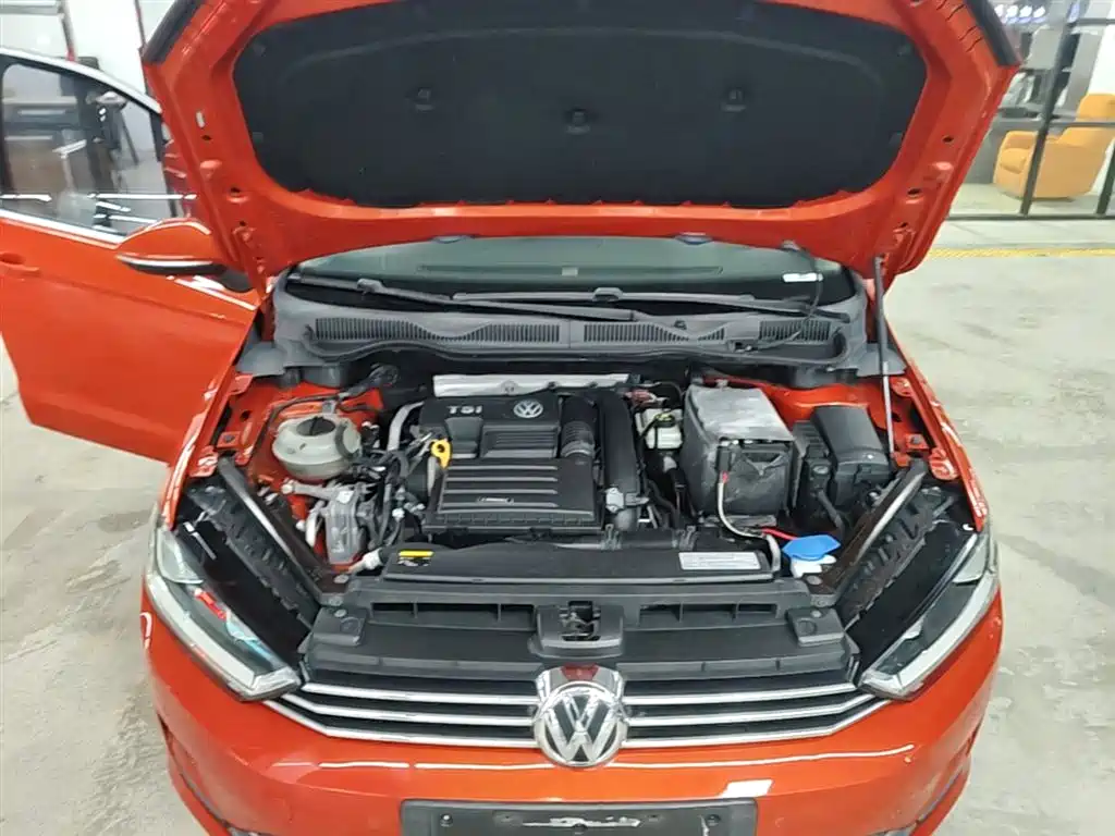 Volkswagen Golf Sportsvan 2016 230TSI Automatic Progressive фото 20