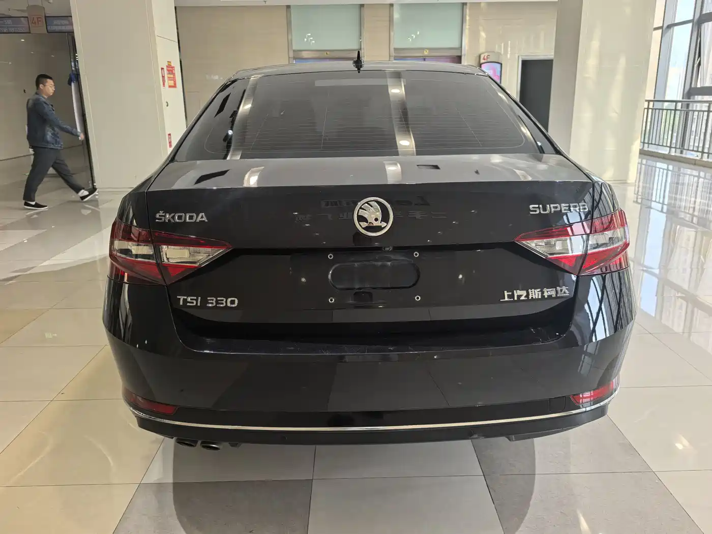 Škoda Superb 2018 TSI330 DSG Comfort Edition China V фото 4