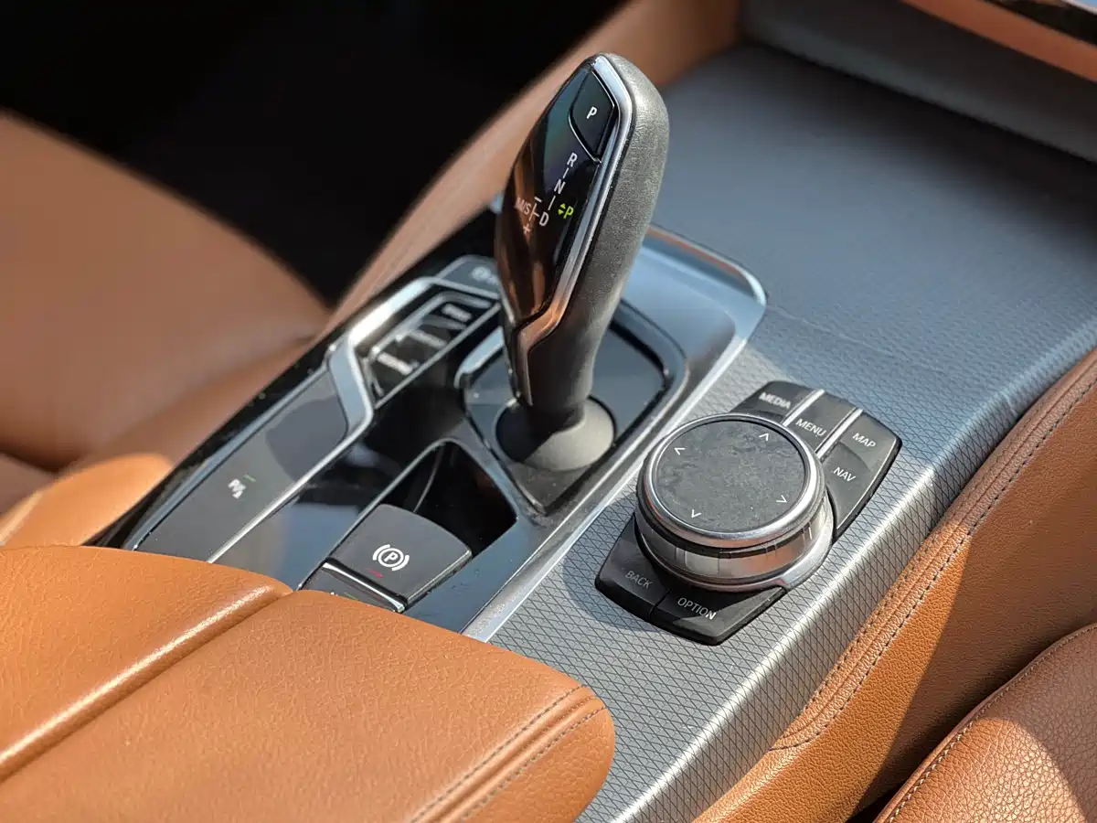 BMW 5 Series (Import) 2018 525i M Sport Package фото 21