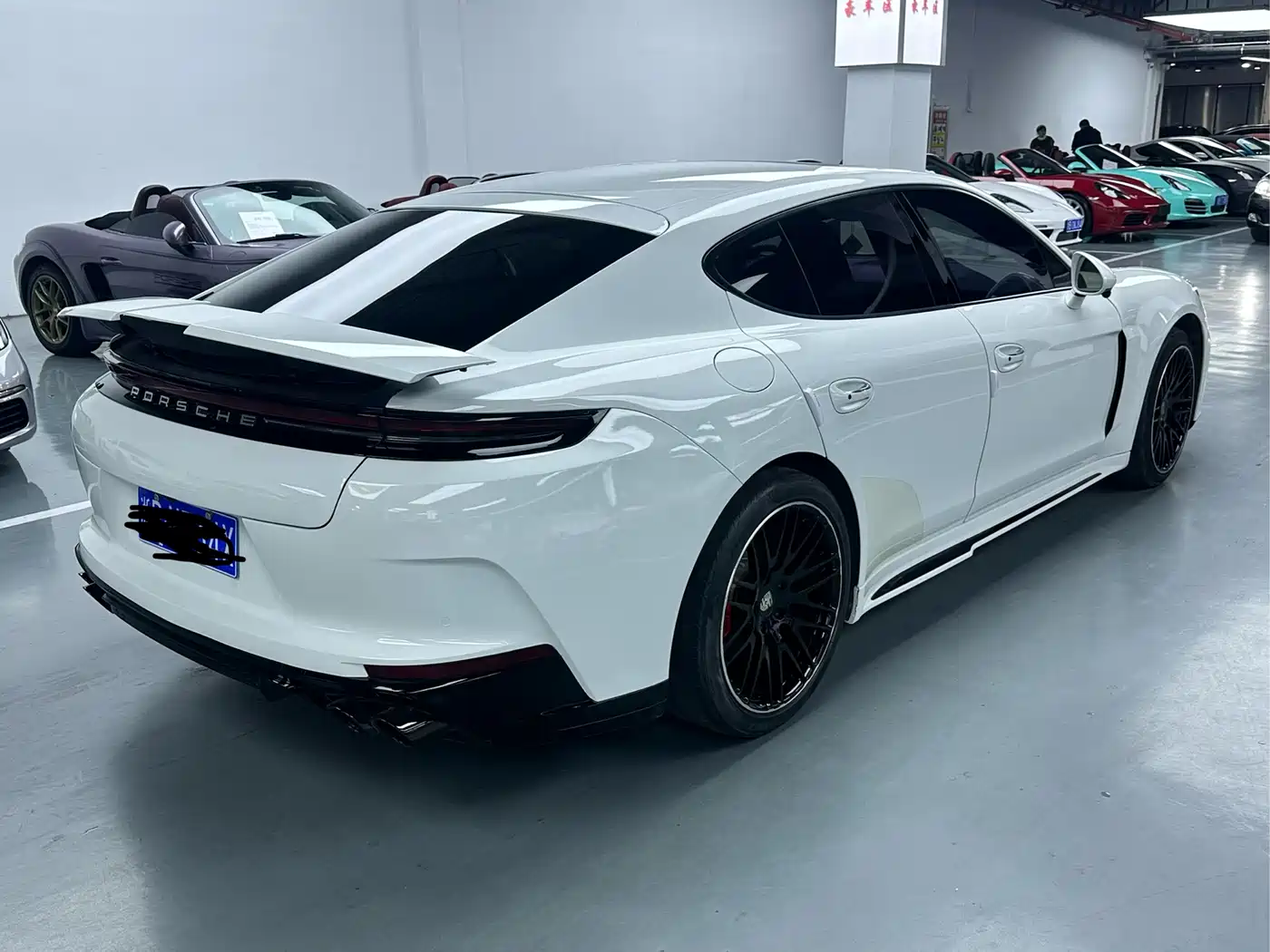 Porsche Panamera 2014 Panamera 4 Executive 3.0T фото 22